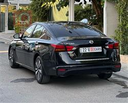 نيسان ألتيما